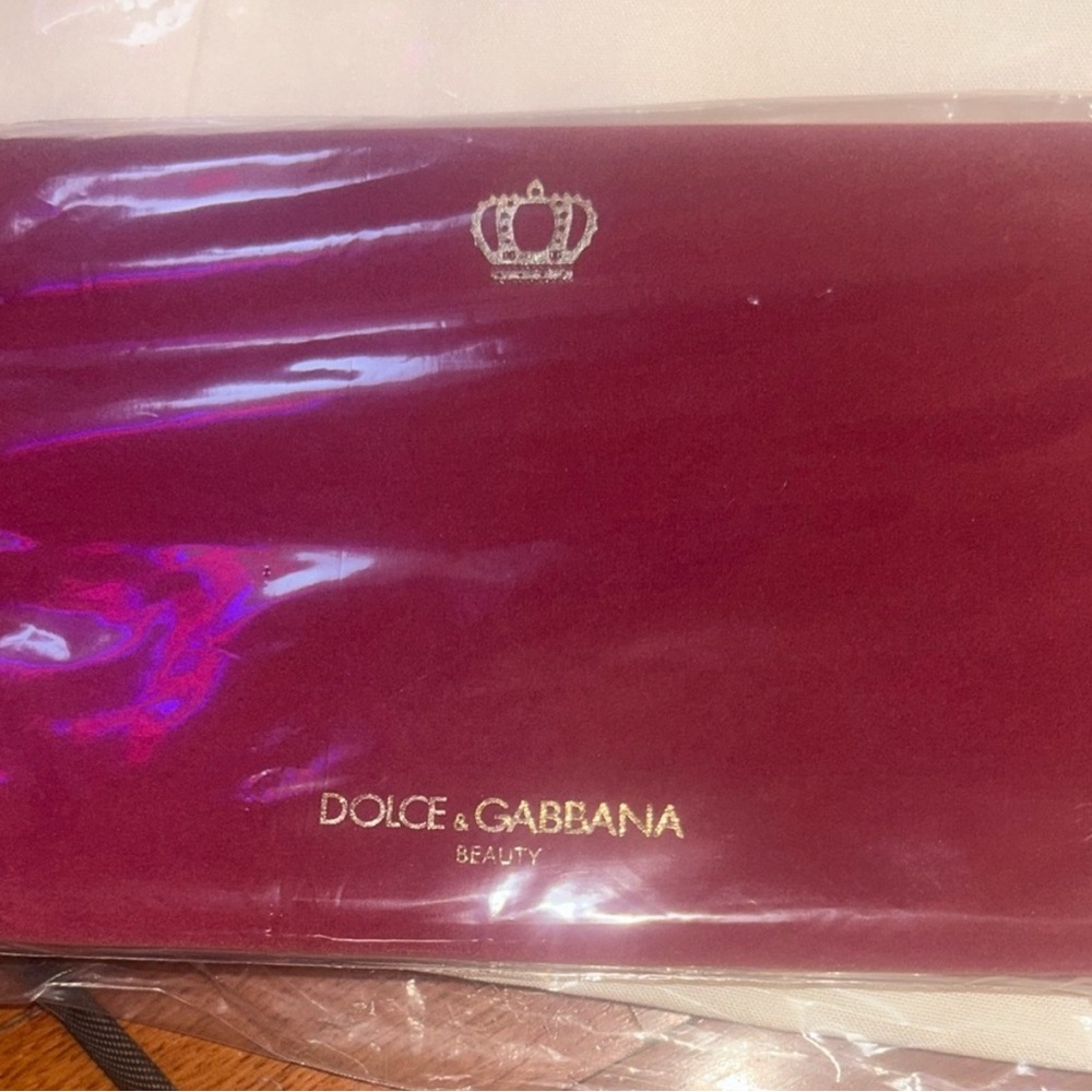 Dolce & Gabbana Rich Red Toiletry Bag - Picture 4 of 7